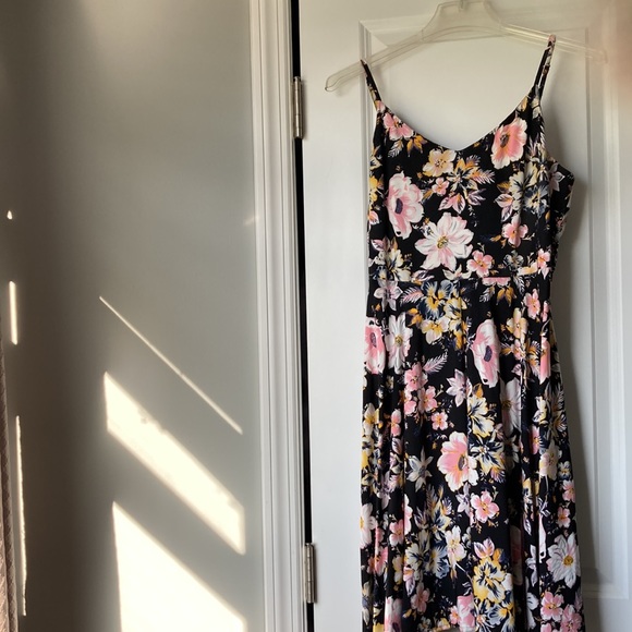 🛍️ DONATED Gap | Soft Floral Dress A-line flowy black adjustable straps - Picture 4 of 10